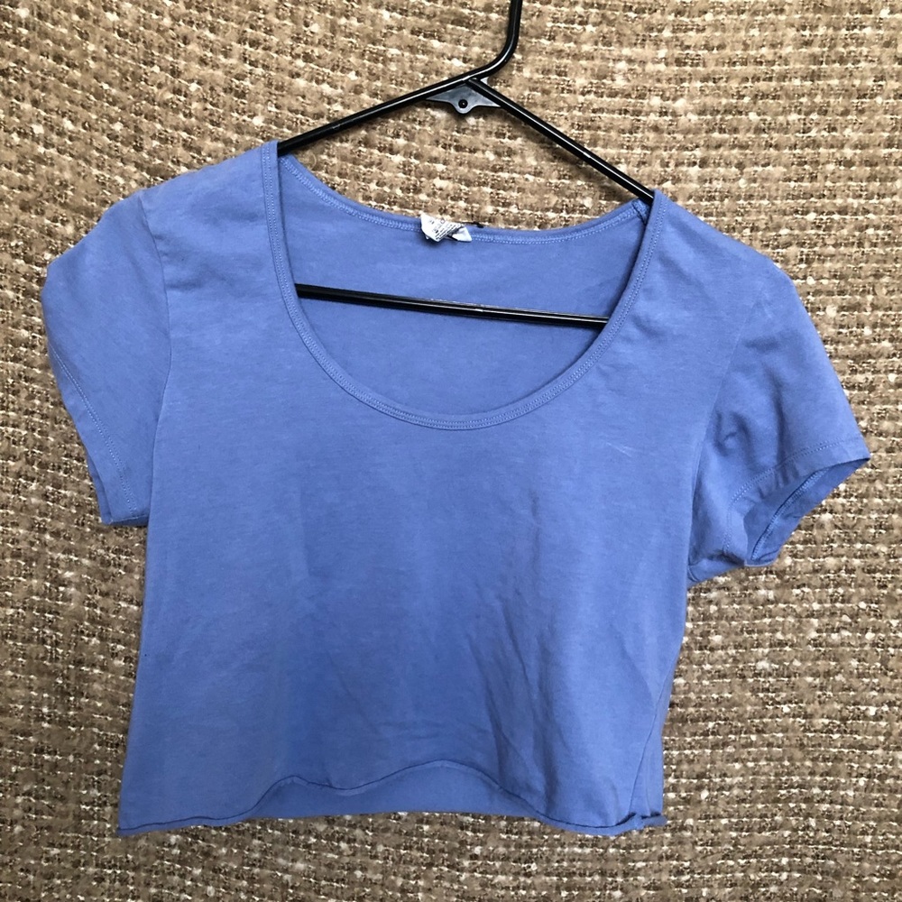 cute basic crop top - Picture 2 of 2